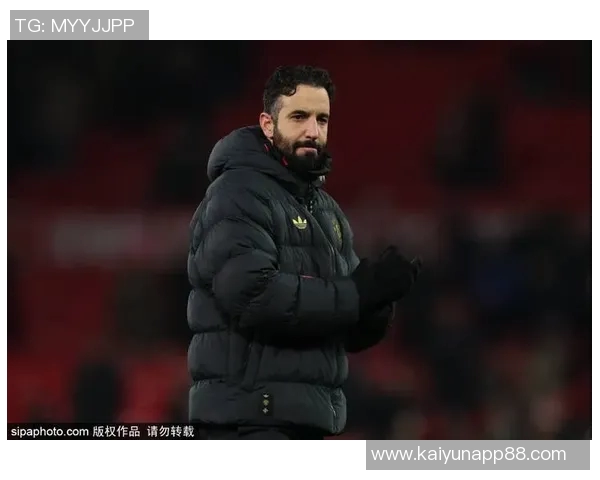 解雇主帅只是表象曼联球迷深知球队问题根源复杂多样