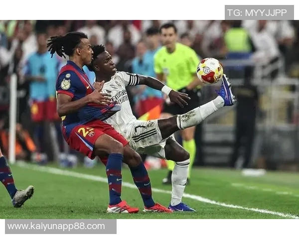 阿隆索与弗里克携手展望西超杯决战时刻共庆奖杯荣耀